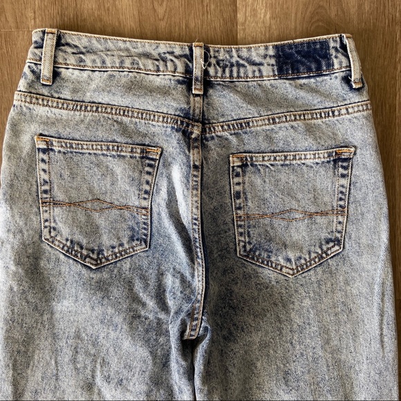 Zara Distressed Jeans - Picture 5 of 8